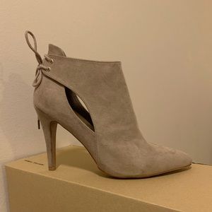 Forever 21 Suede Nude Pointed Boots with ties